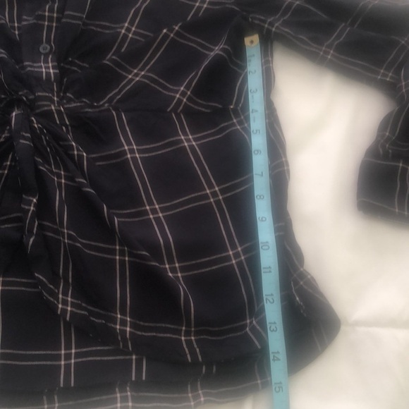 Soho New York & Company navy and beige partial button down blouse 👚w ruching - Picture 5 of 12